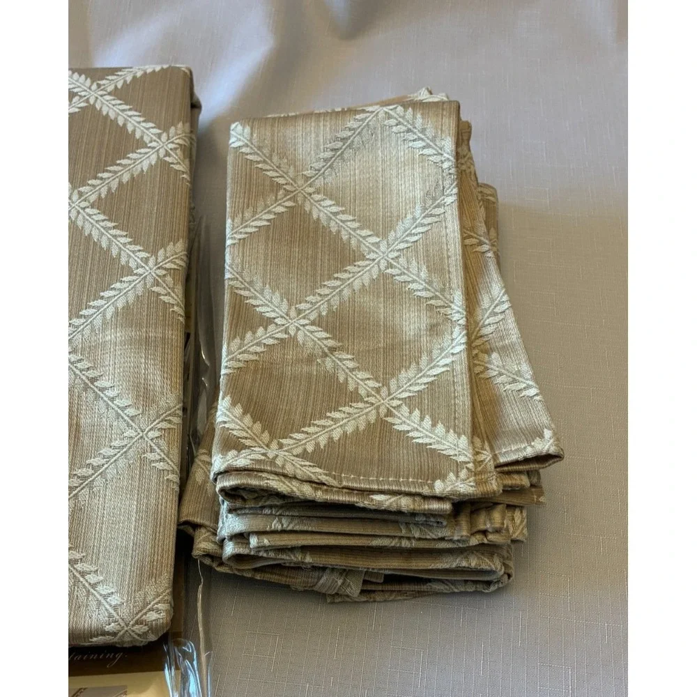 Lenox Laurel Leaf Linen Bundle 90